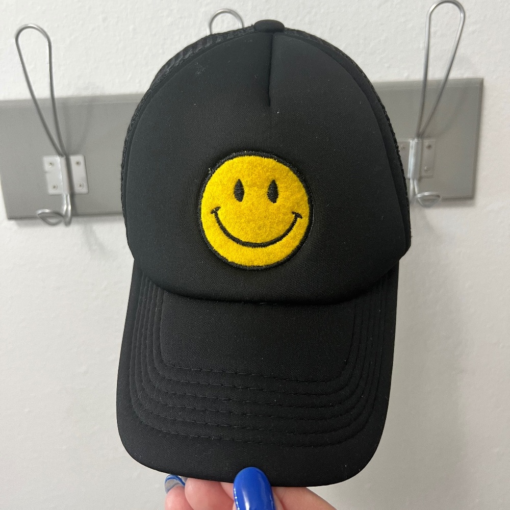 Smiley trucker hat